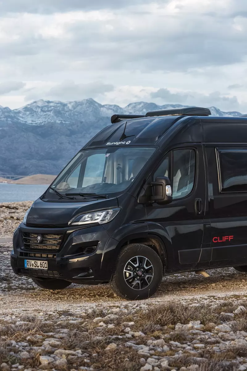 車輛外觀 - 車頭側面